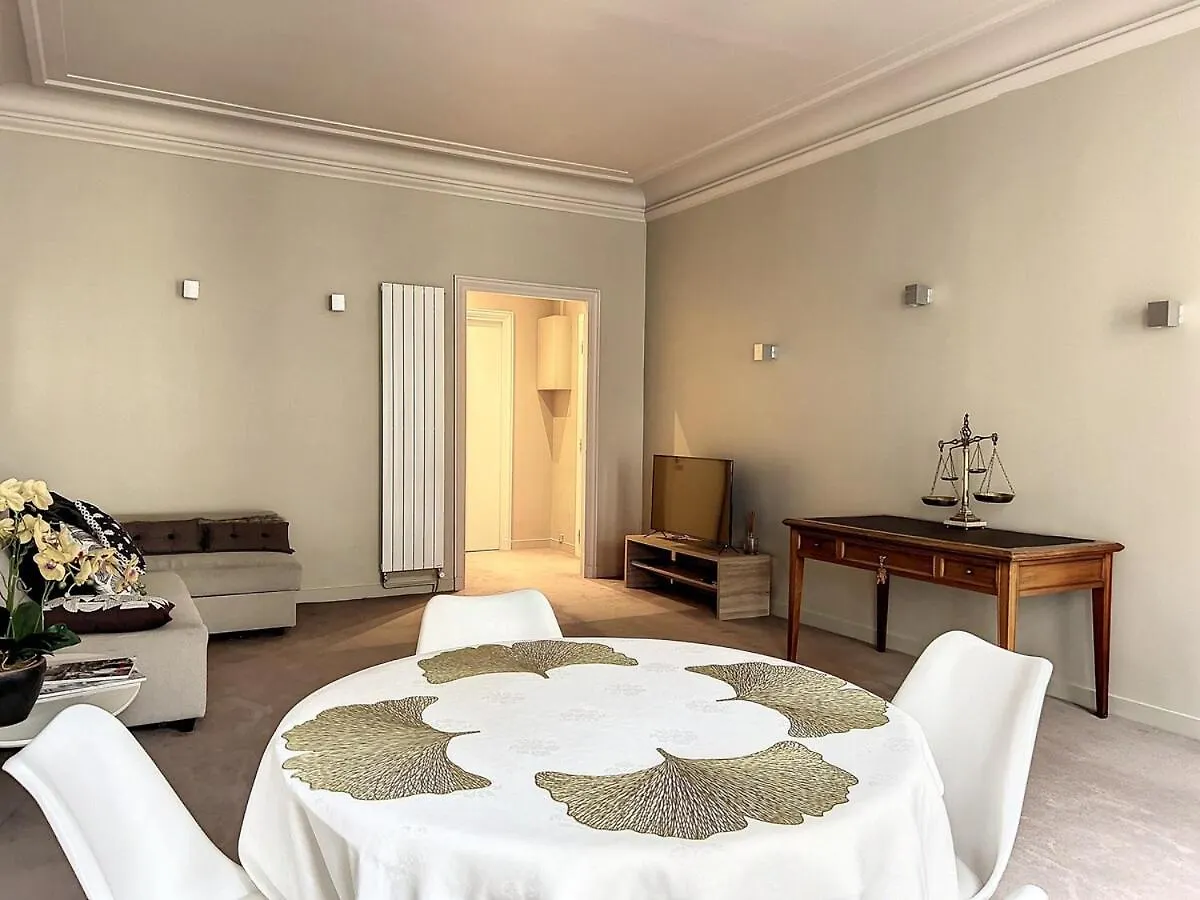 Executive Apartment - Hotel Particulier, Paris 16